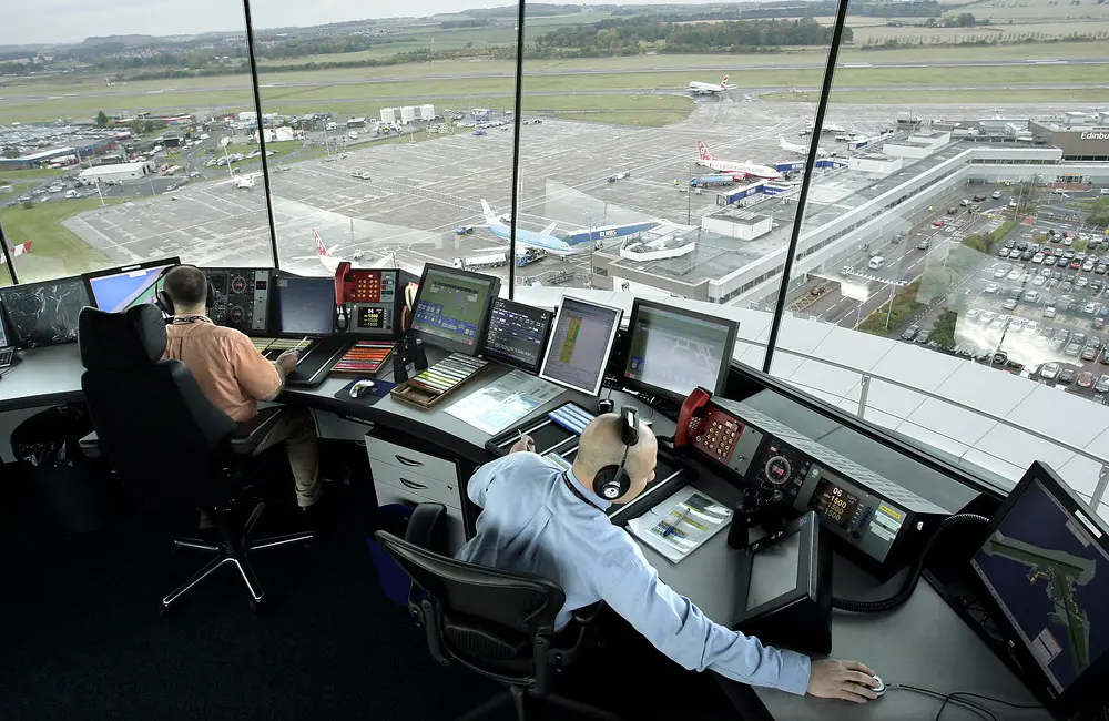 Vue de la tour de contrôle de l'aéroport d'Edinburgh